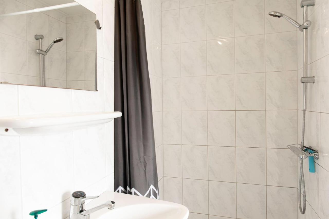 Bungalow 6 Op Recreatiepark De Wielen Sint Maarten Luaran gambar