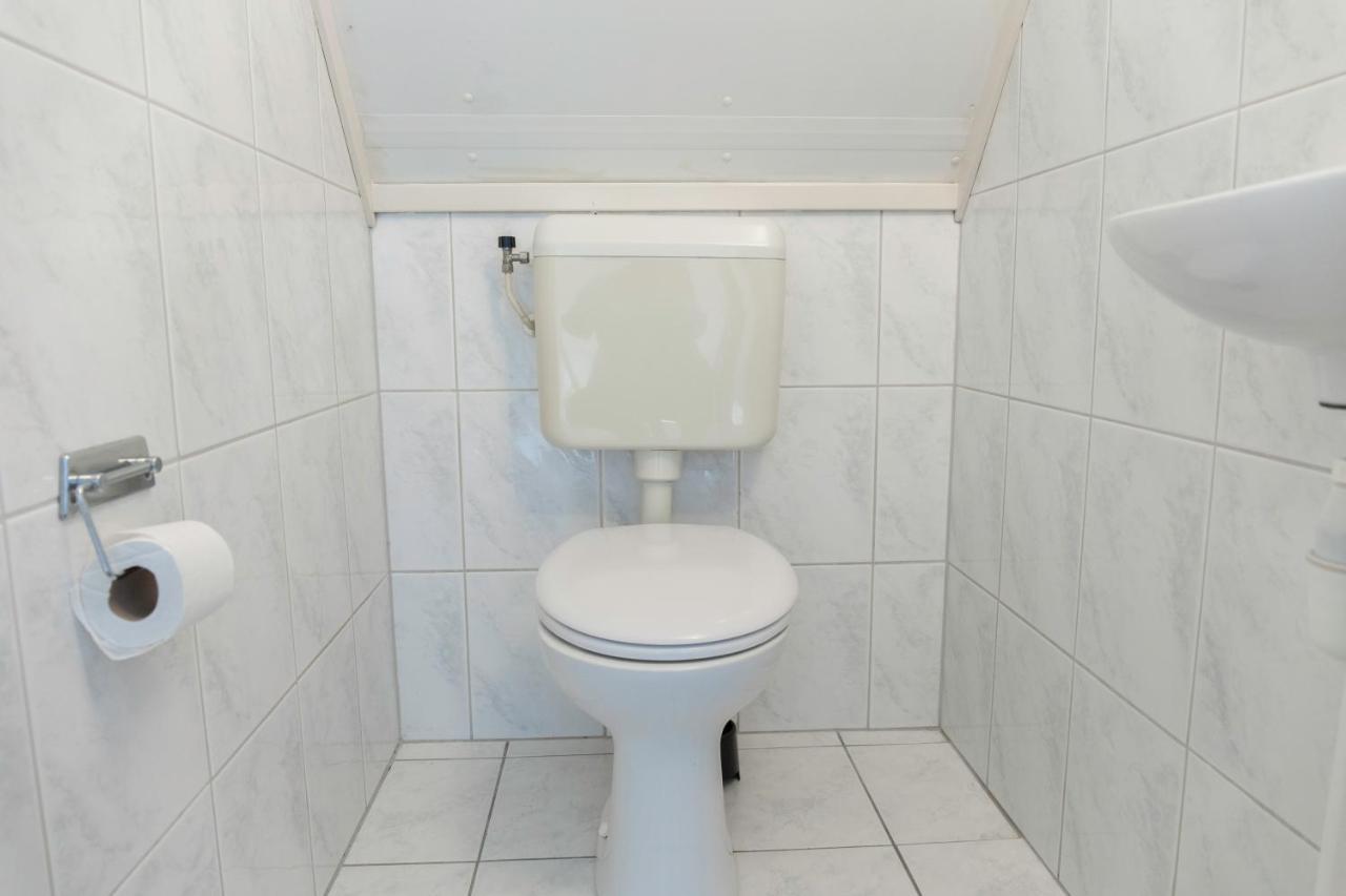 Bungalow 6 Op Recreatiepark De Wielen Sint Maarten Luaran gambar